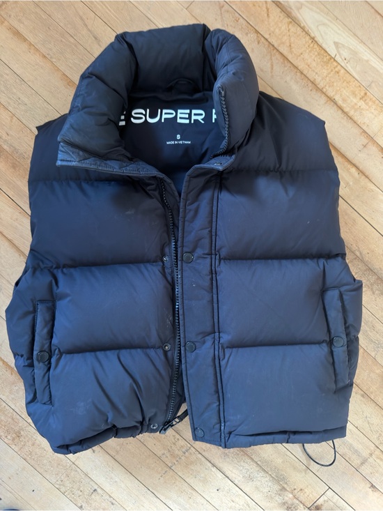 Aritzia Jackets & Blazers - Aritzia Black Puffer Vest